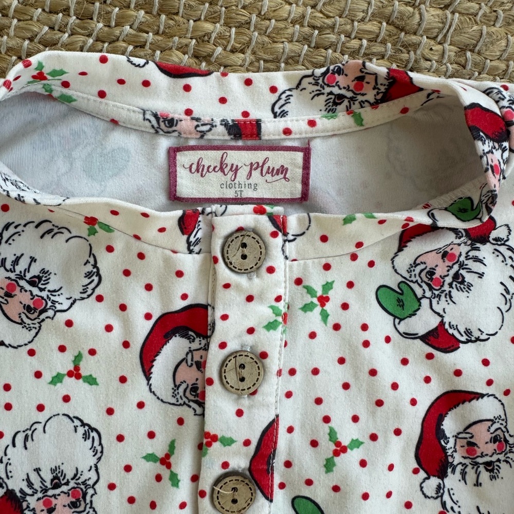 Cheeky Plum Vintage Santa Christmas Pajamas, super soft flannel like size 5 - Picture 2 of 8